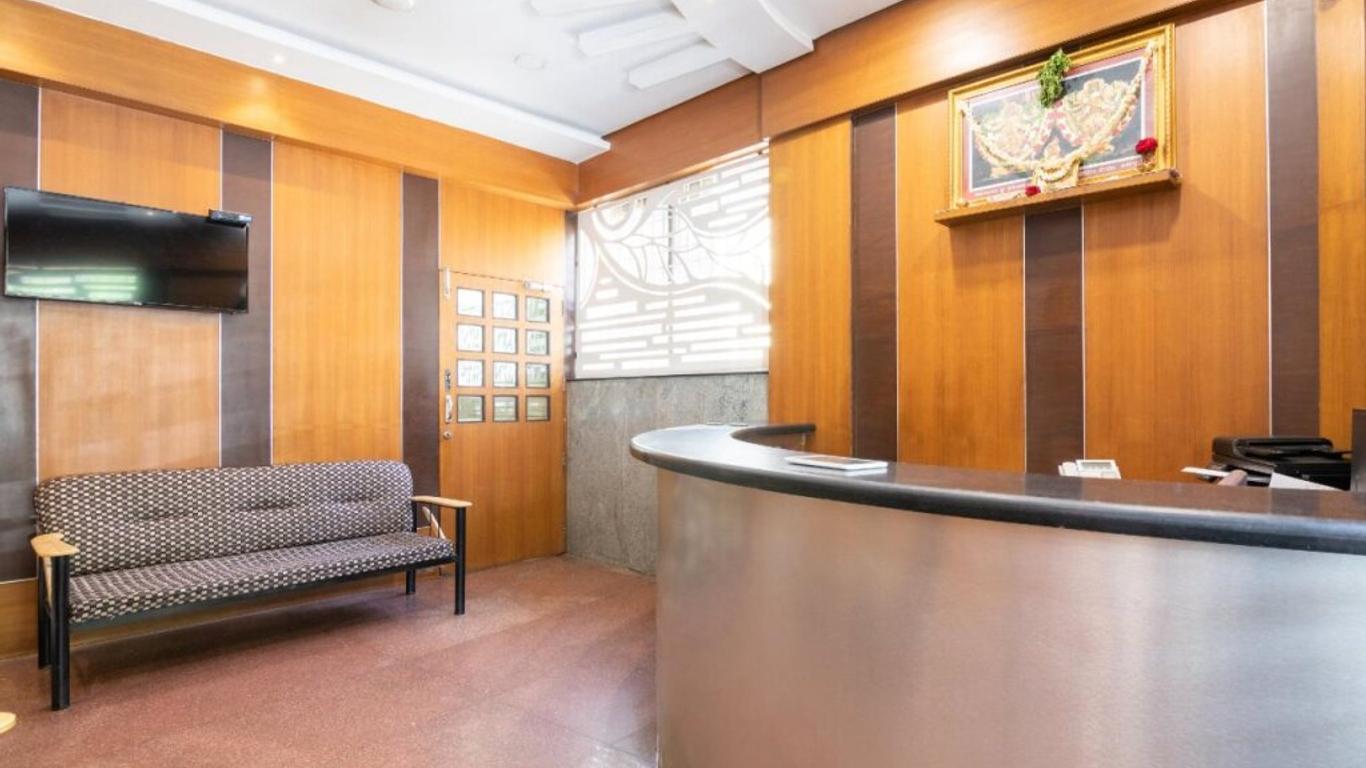 OYO 7669 The Trinitywood Hotel