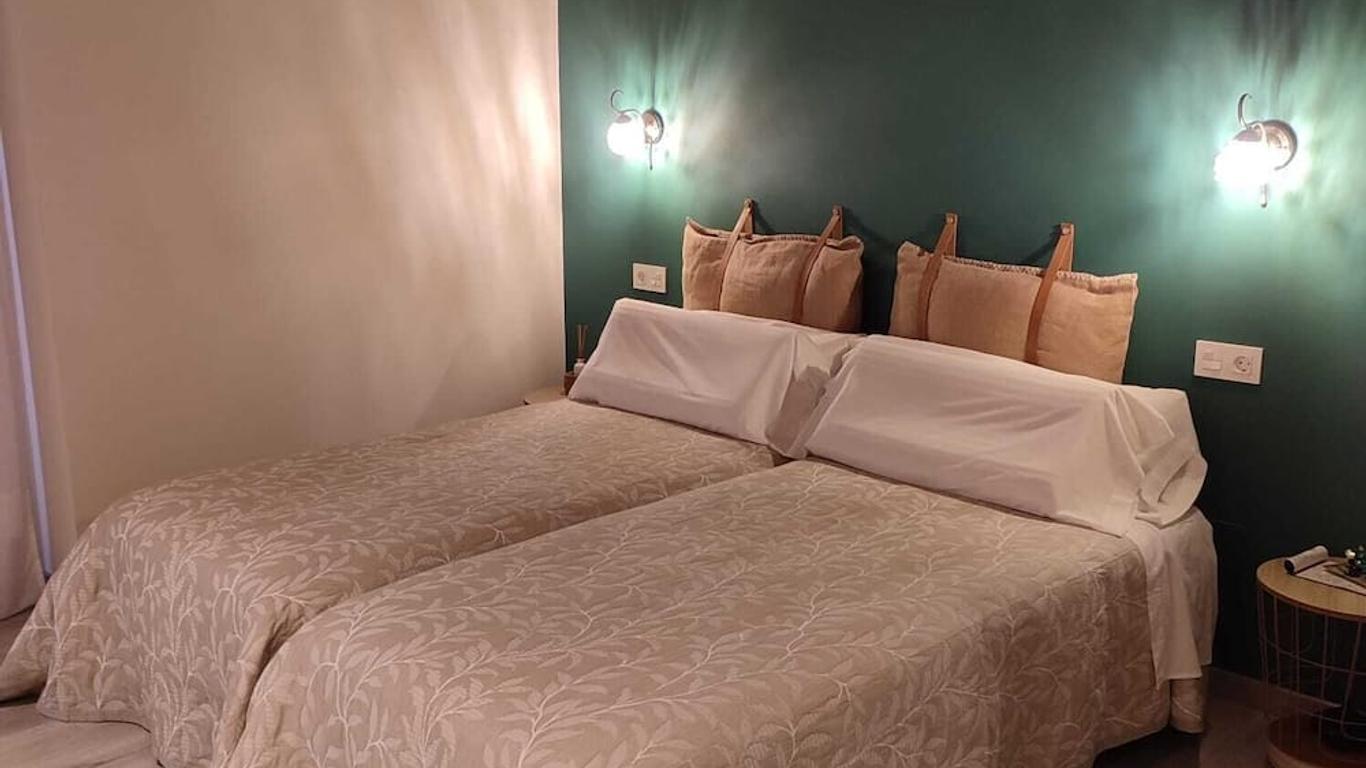 Four Rooms Hostel