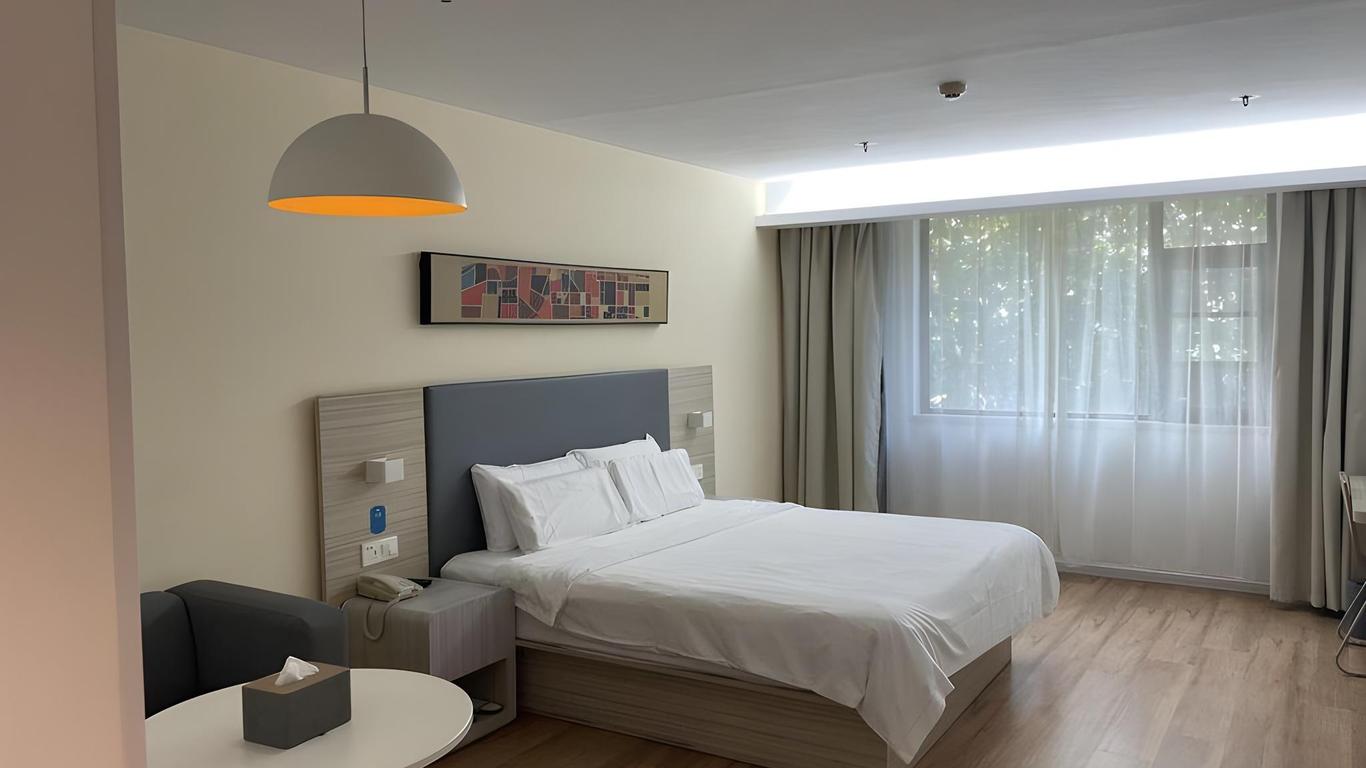 Hanting Hotel Kaifeng Bianjing Park