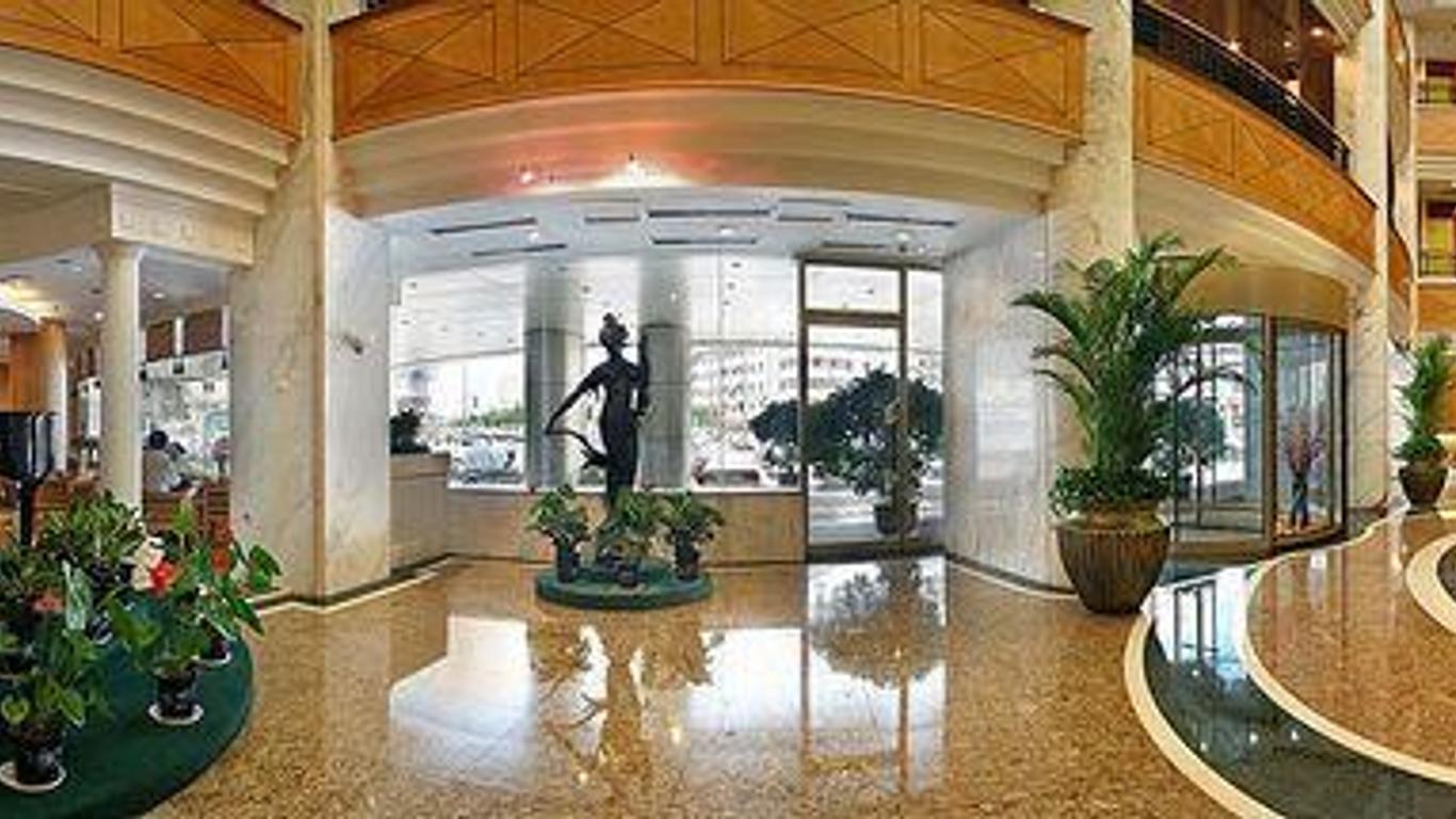 Golden Hotel