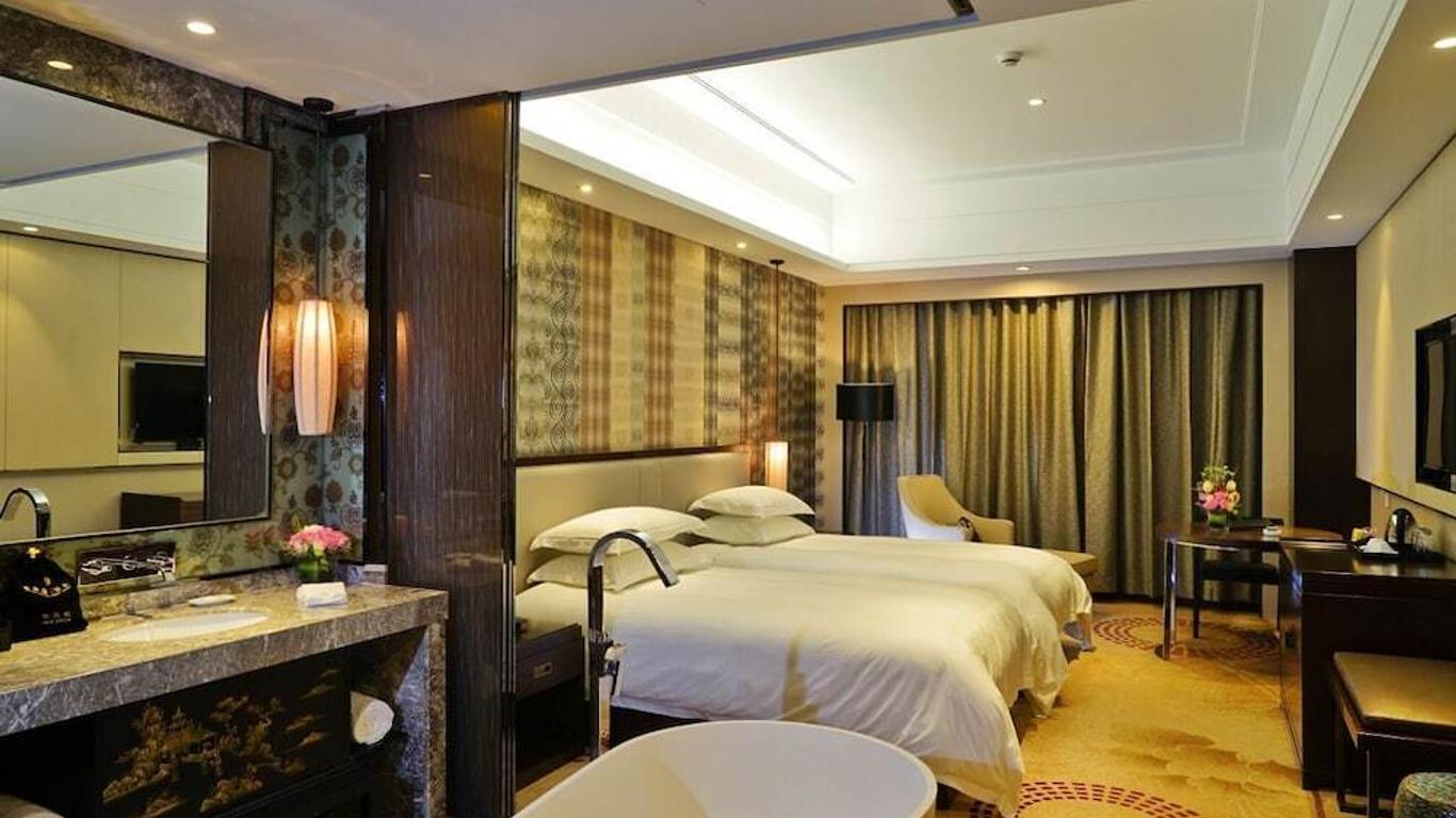 Jun Sun Hotel