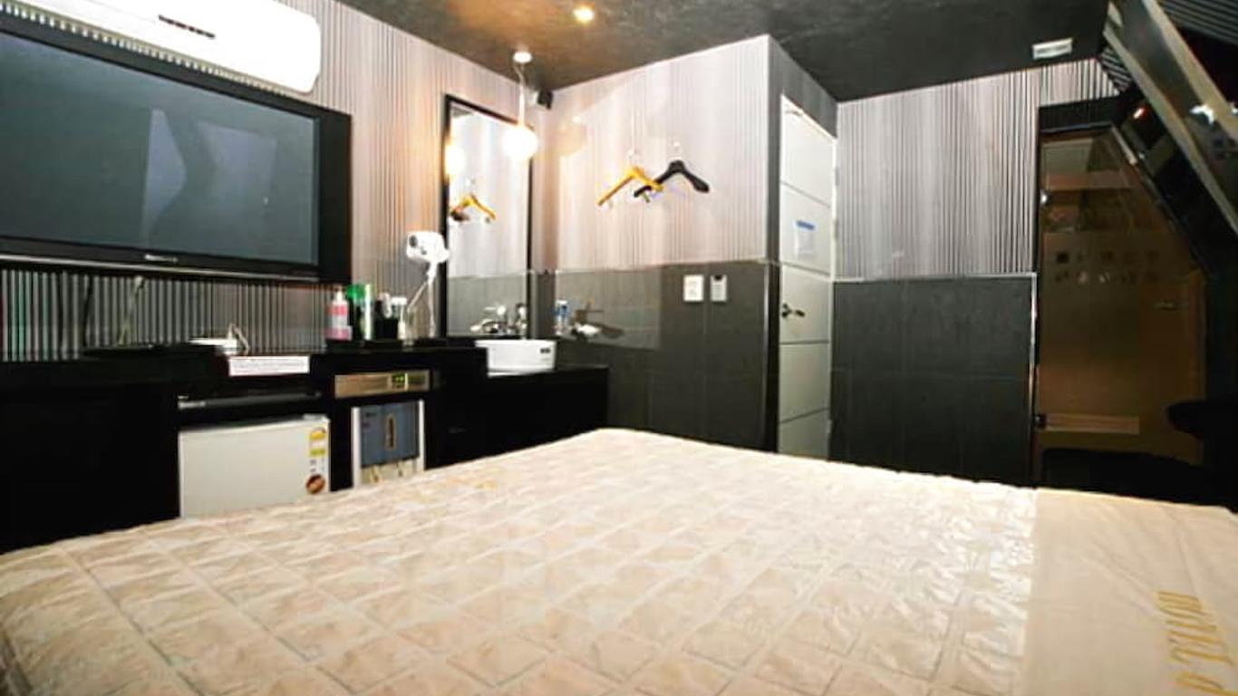 D Hotel Shinchon