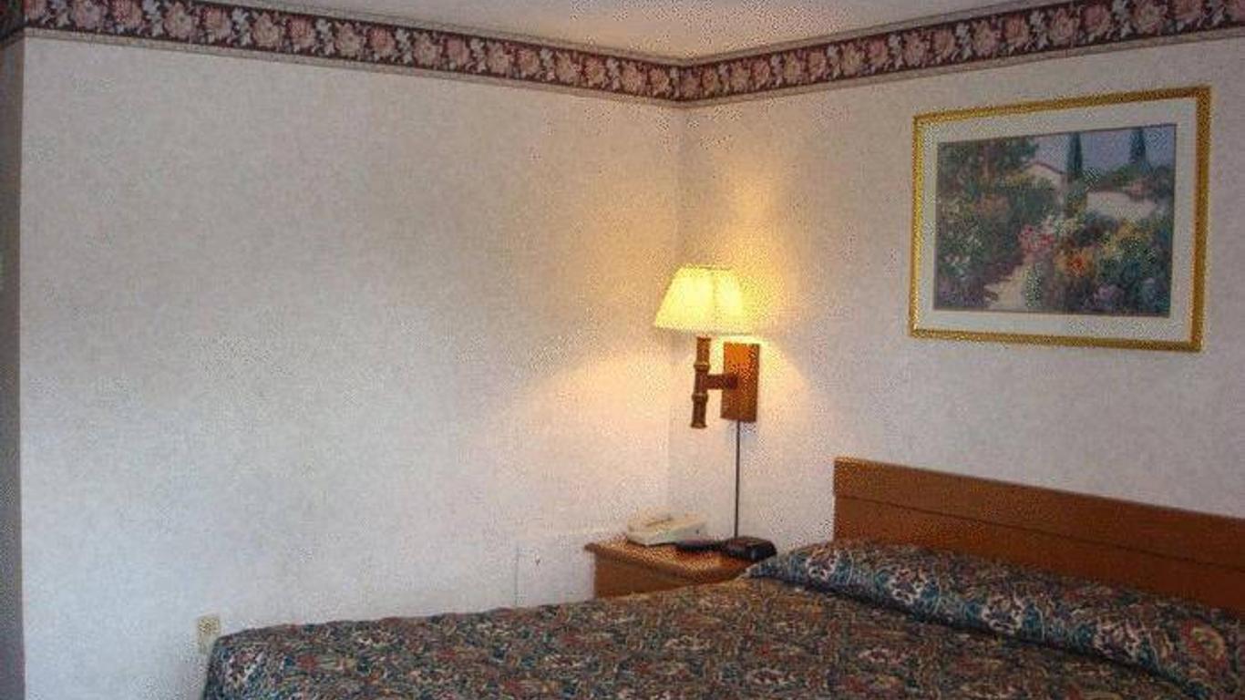 Budget Lodge Newton Falls