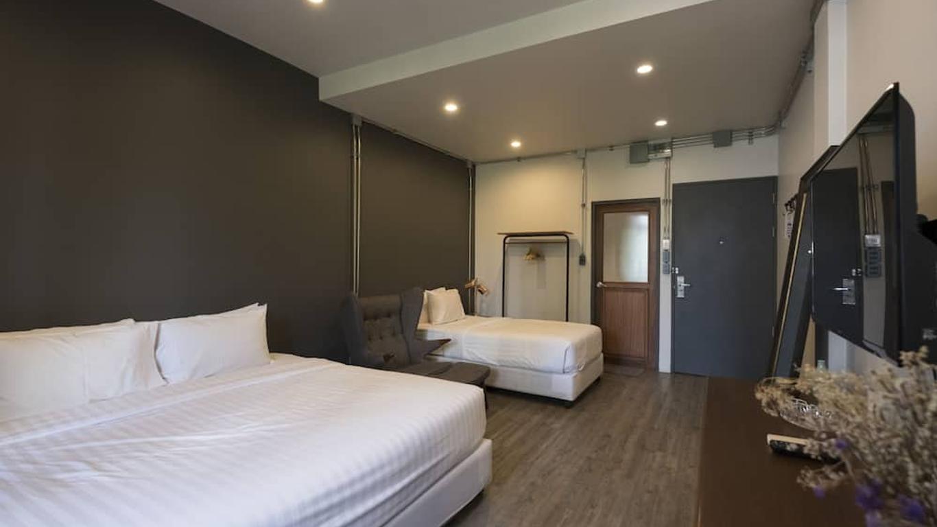 Iron32 Hotel