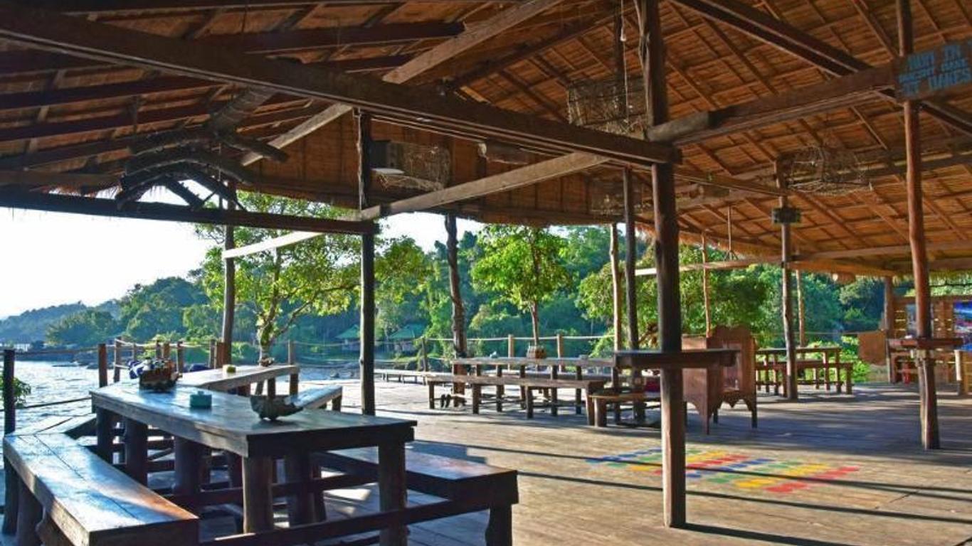 Mad Monkey Koh Rong Samloem