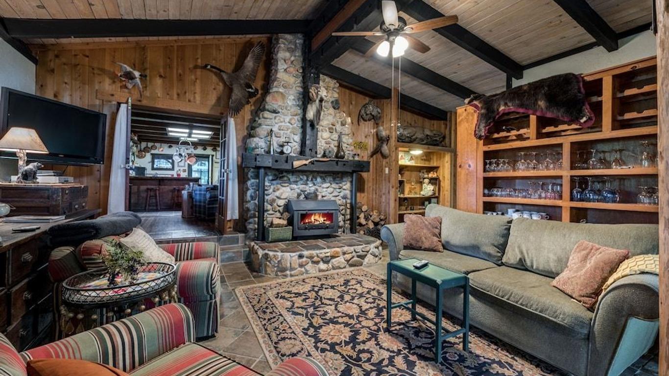 The Davies Family Inn