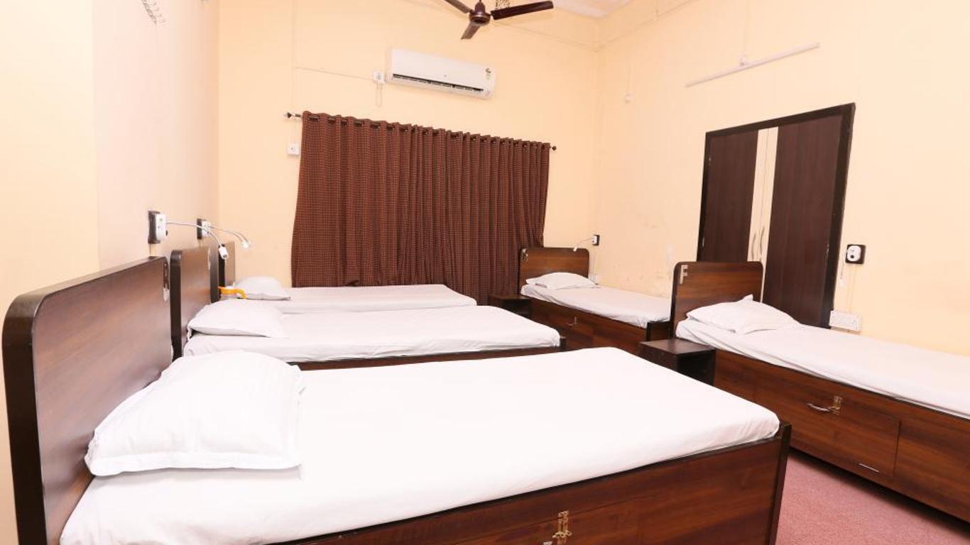Finestays Shanti Priya Guest House