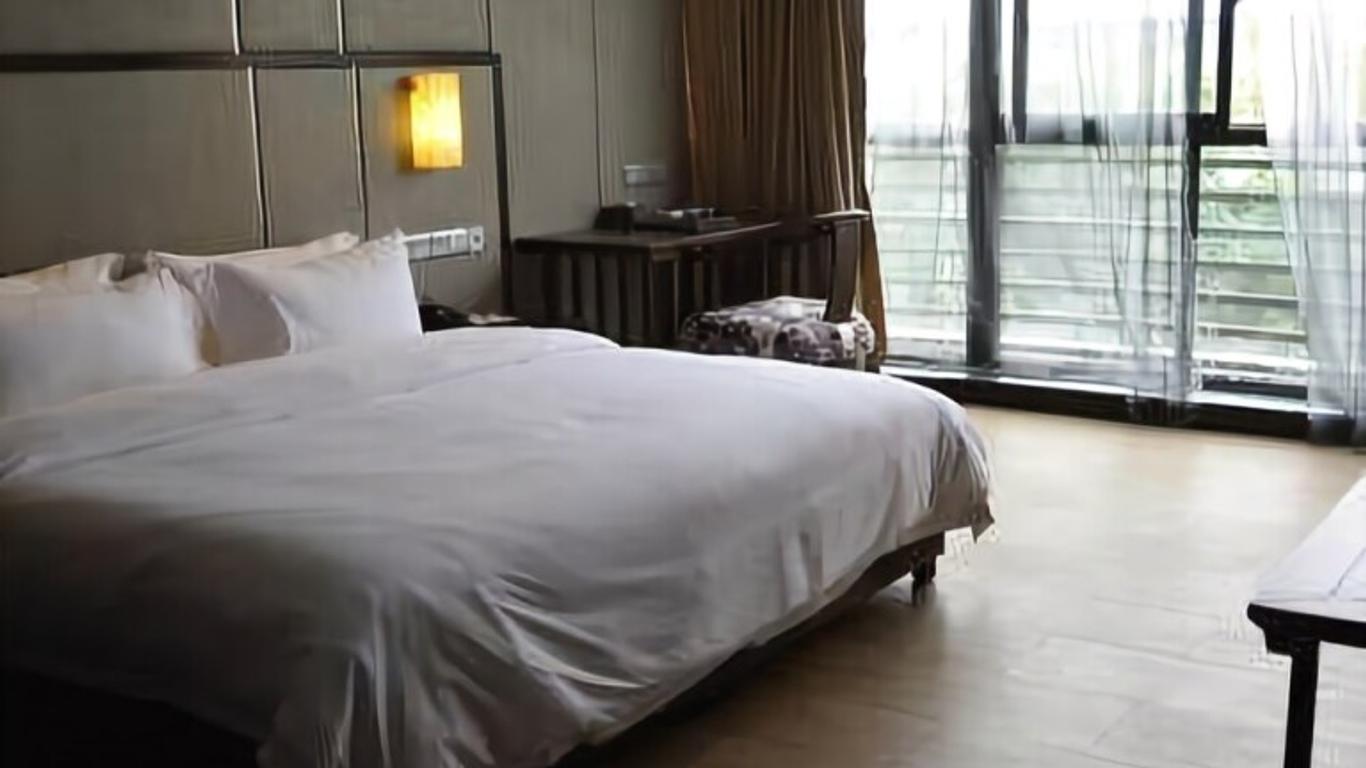 9 Hotel
