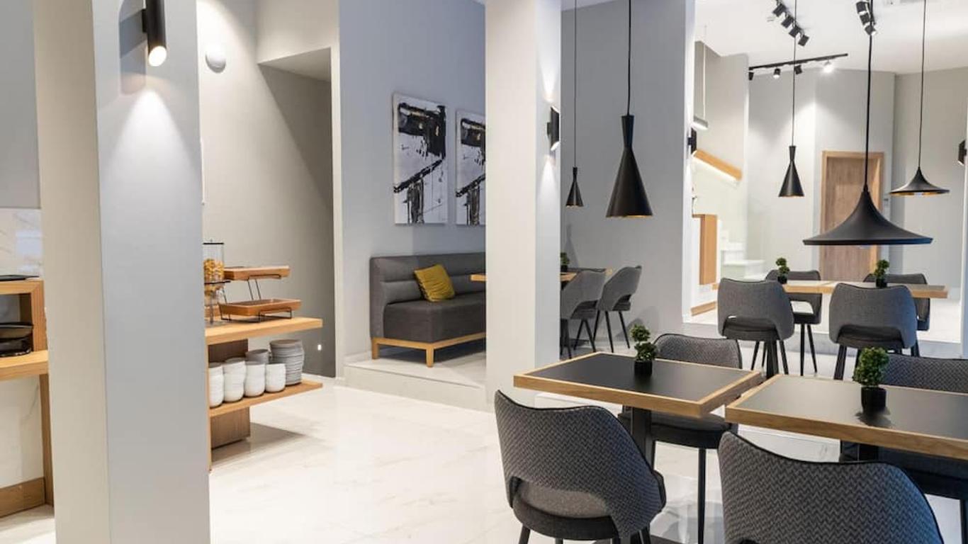 Grand Port Suites
