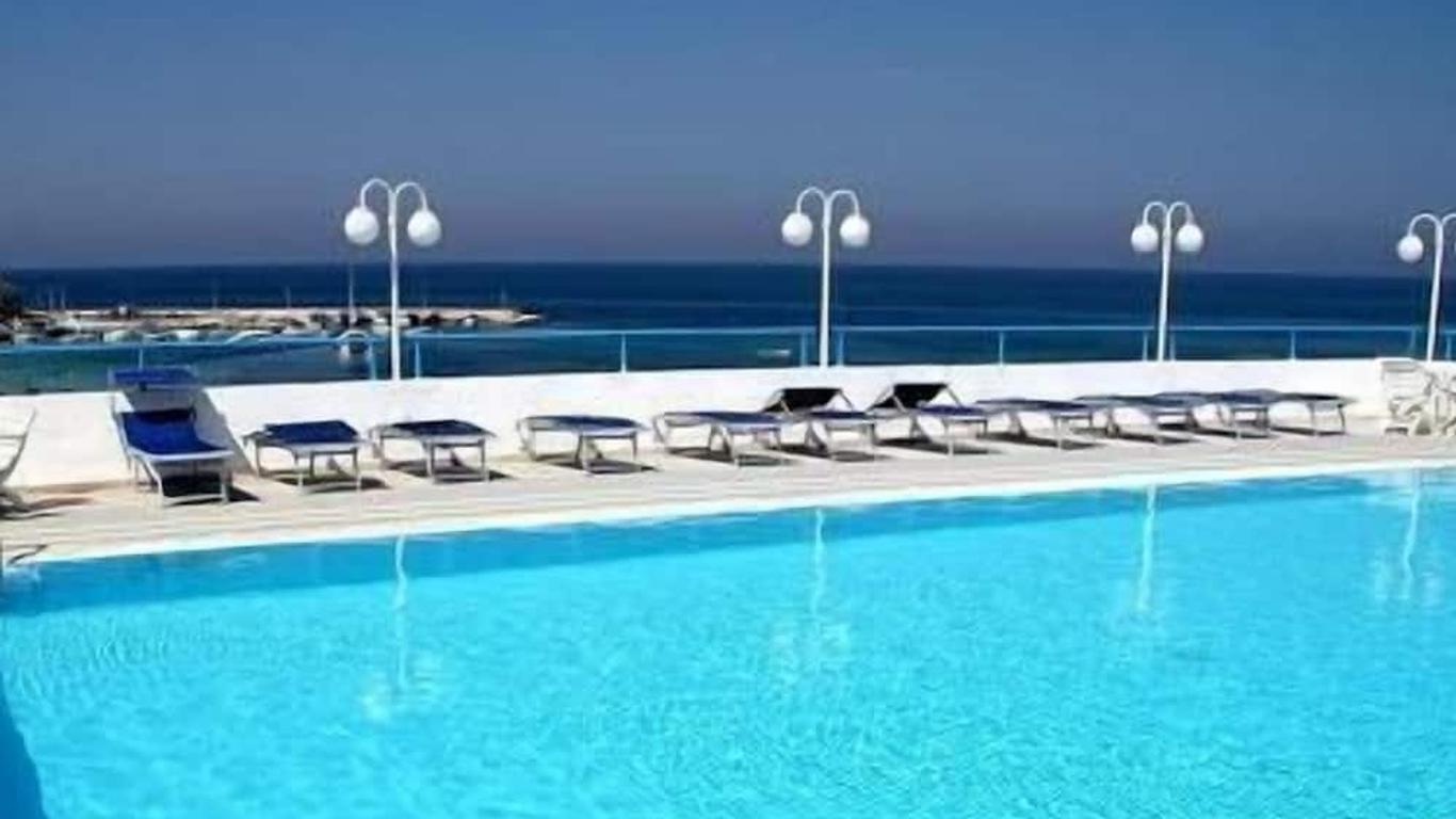 Eden Beach Club