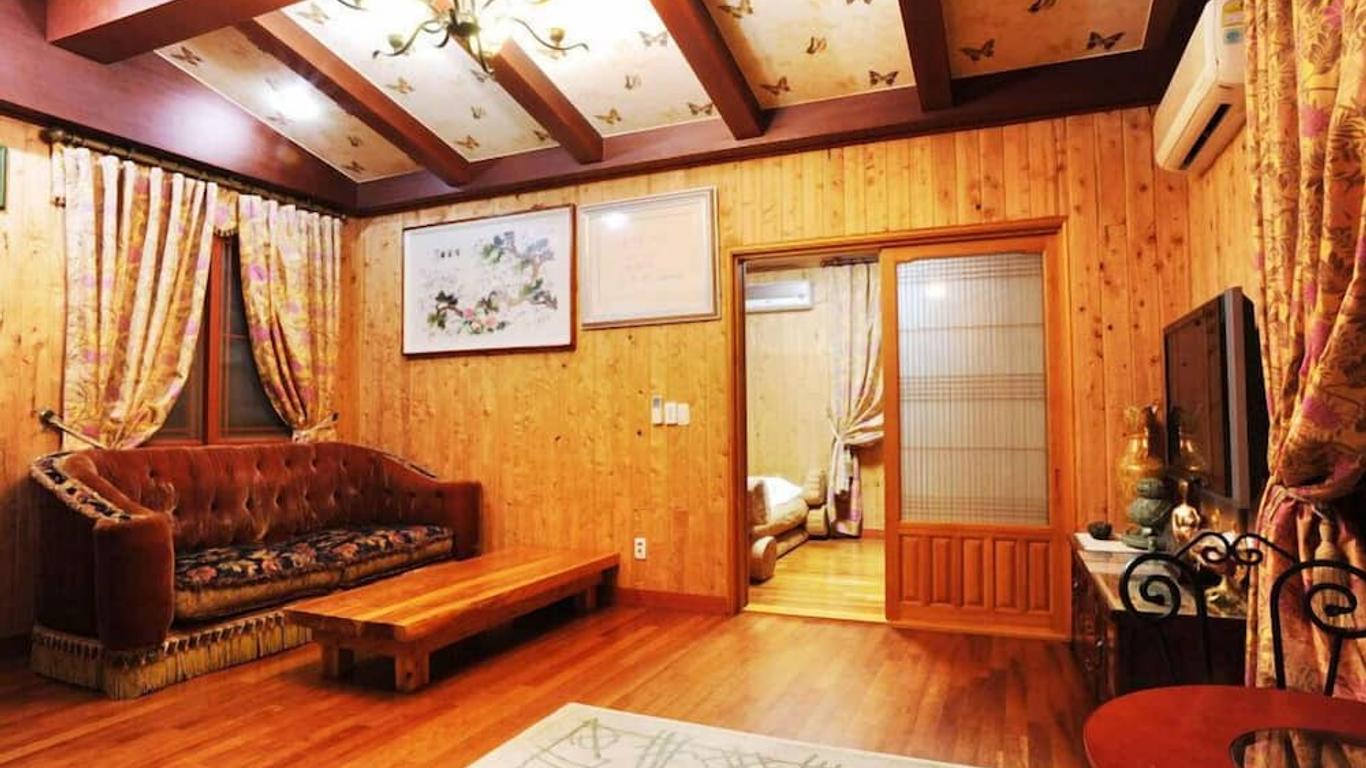 Palace in the Forest Pension