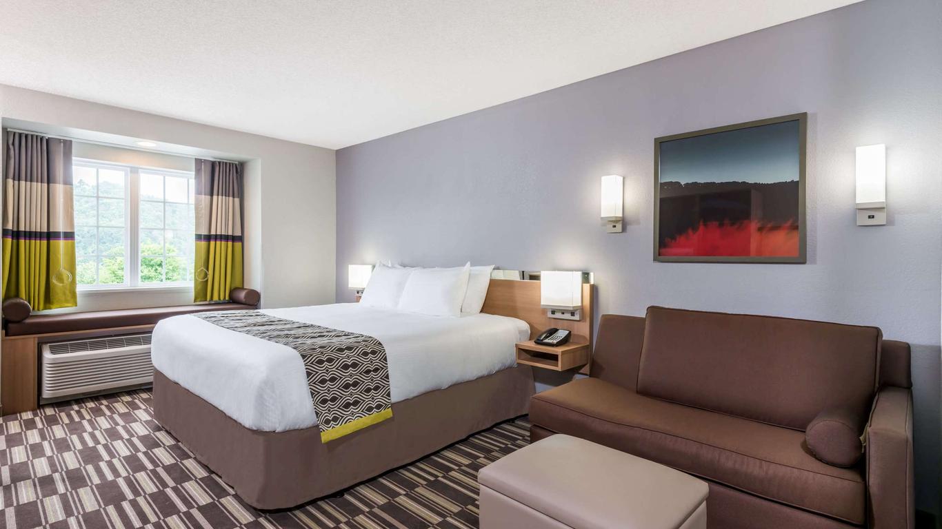 Microtel Inn & Suites by Wyndham New Martinsville