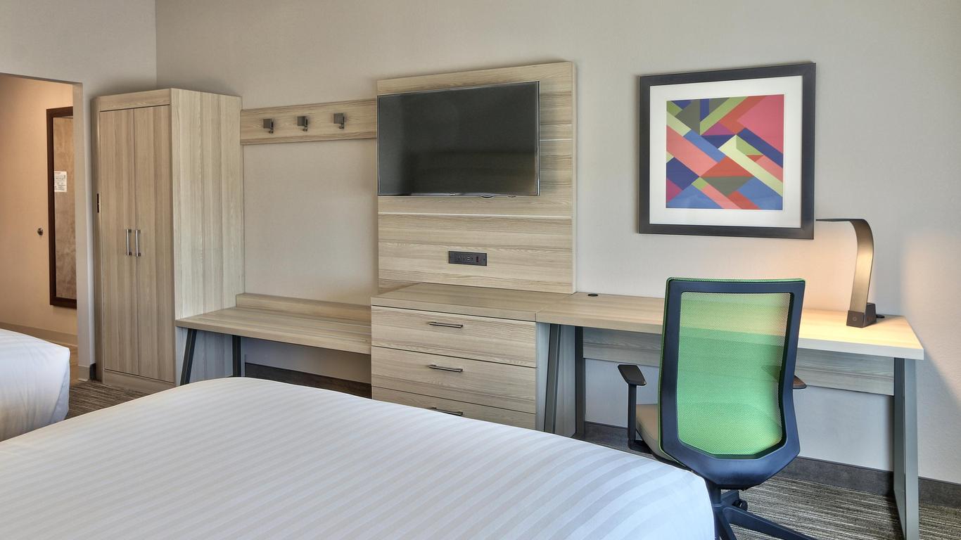 Holiday Inn Express & Suites - Roswell, An IHG Hotel