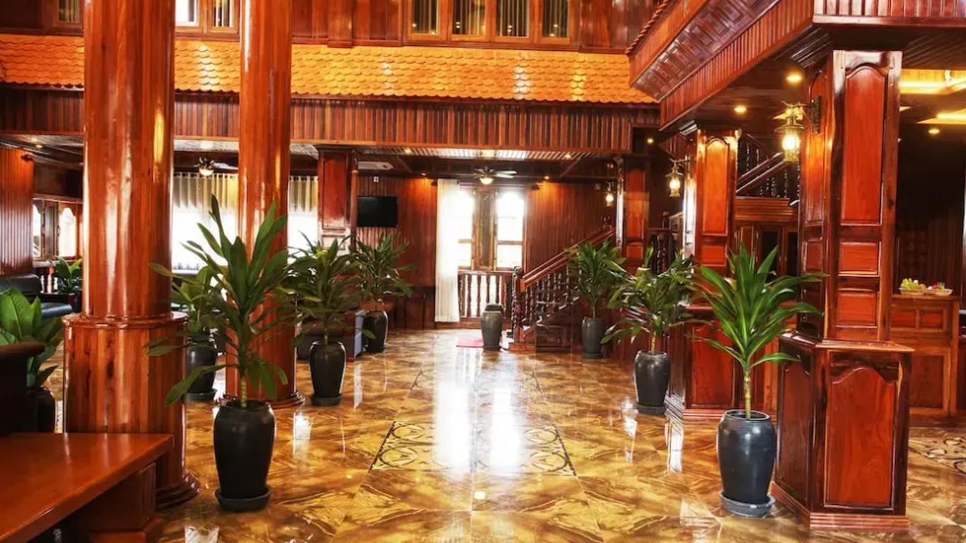 Noraksoeng Grand Palace