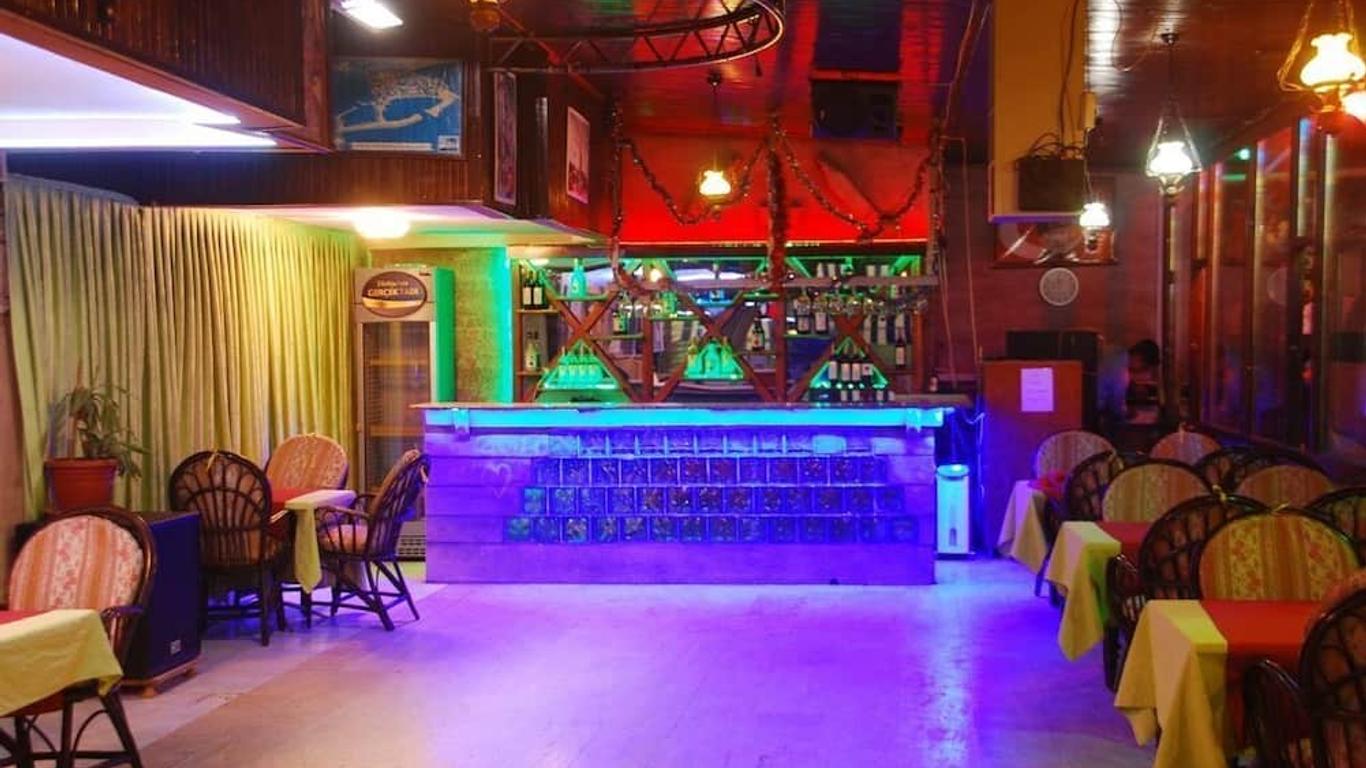 Orient Apart Hotel