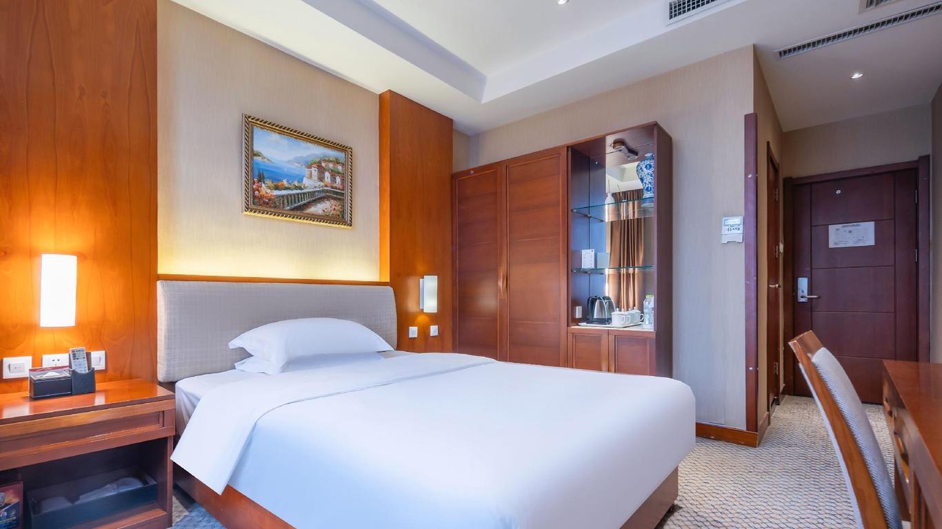 Hongcui Garden Hotel (Linyi Taisheng Plaza Branch)