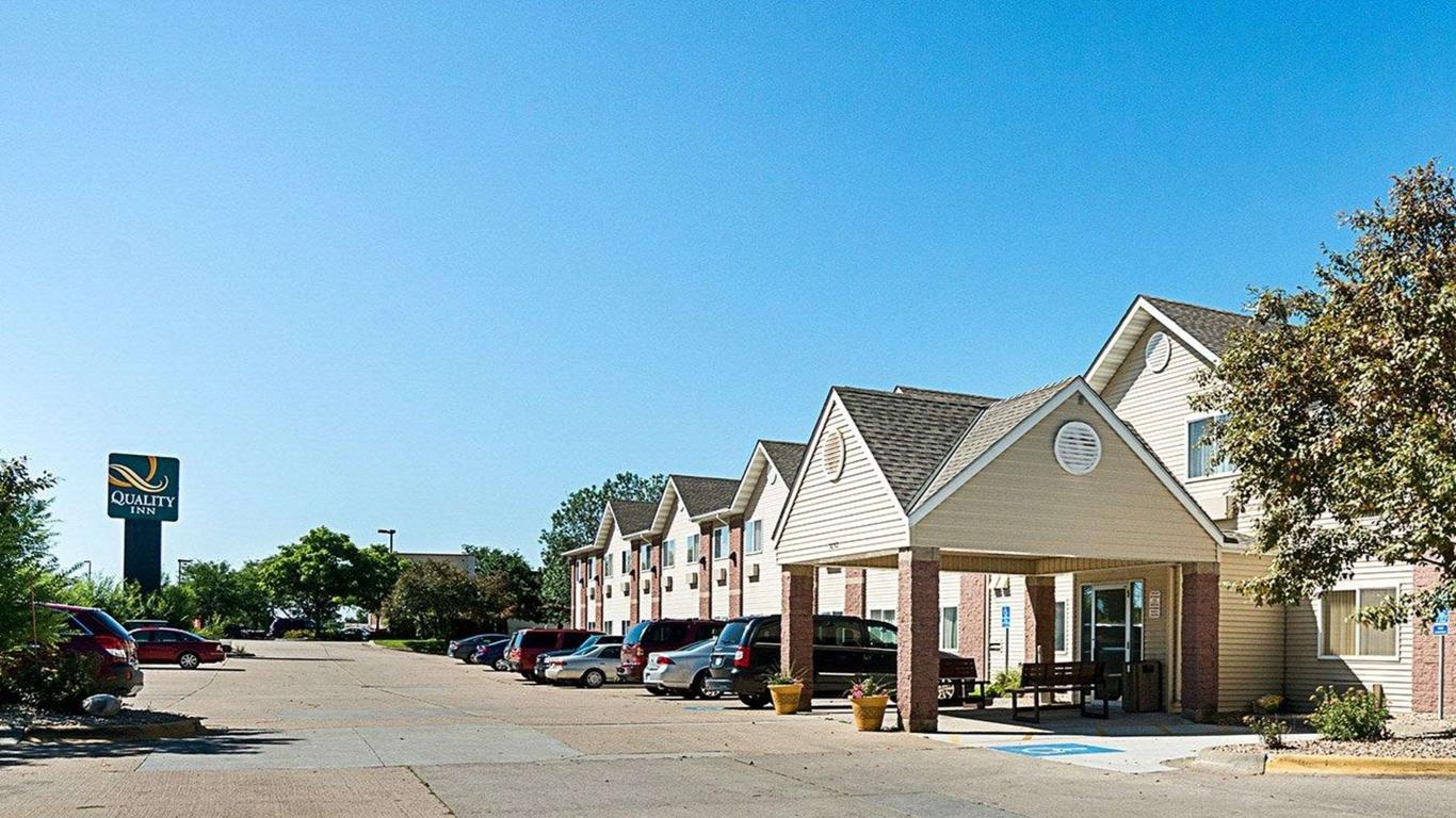 Quality Inn near Northtown Mall and National Sports Center
