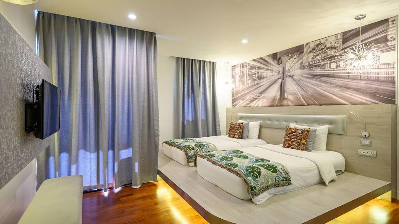 Benviar Tonson Residence