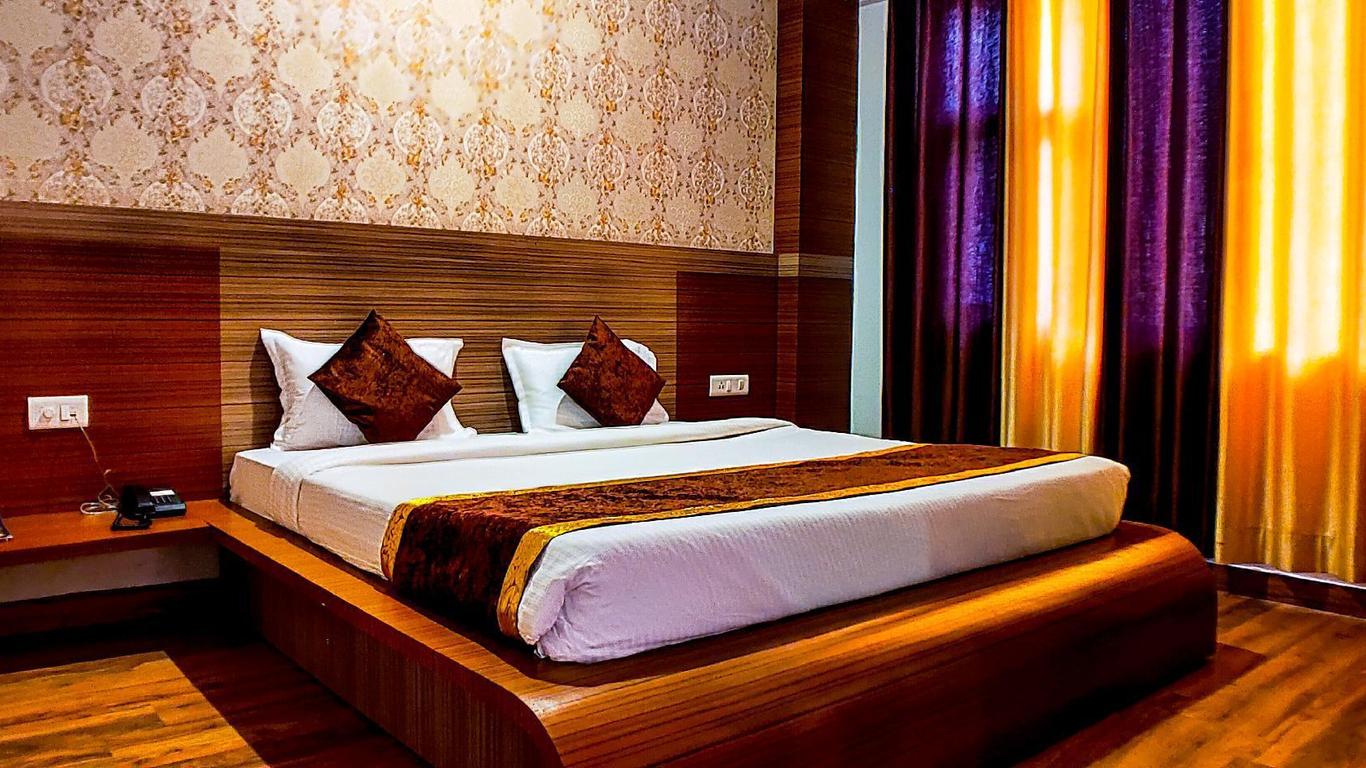 Hotel Grand Tapovan