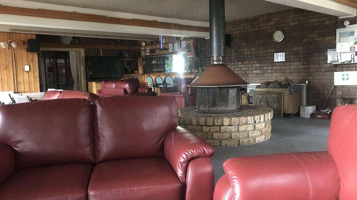 Cooba Holiday Motel