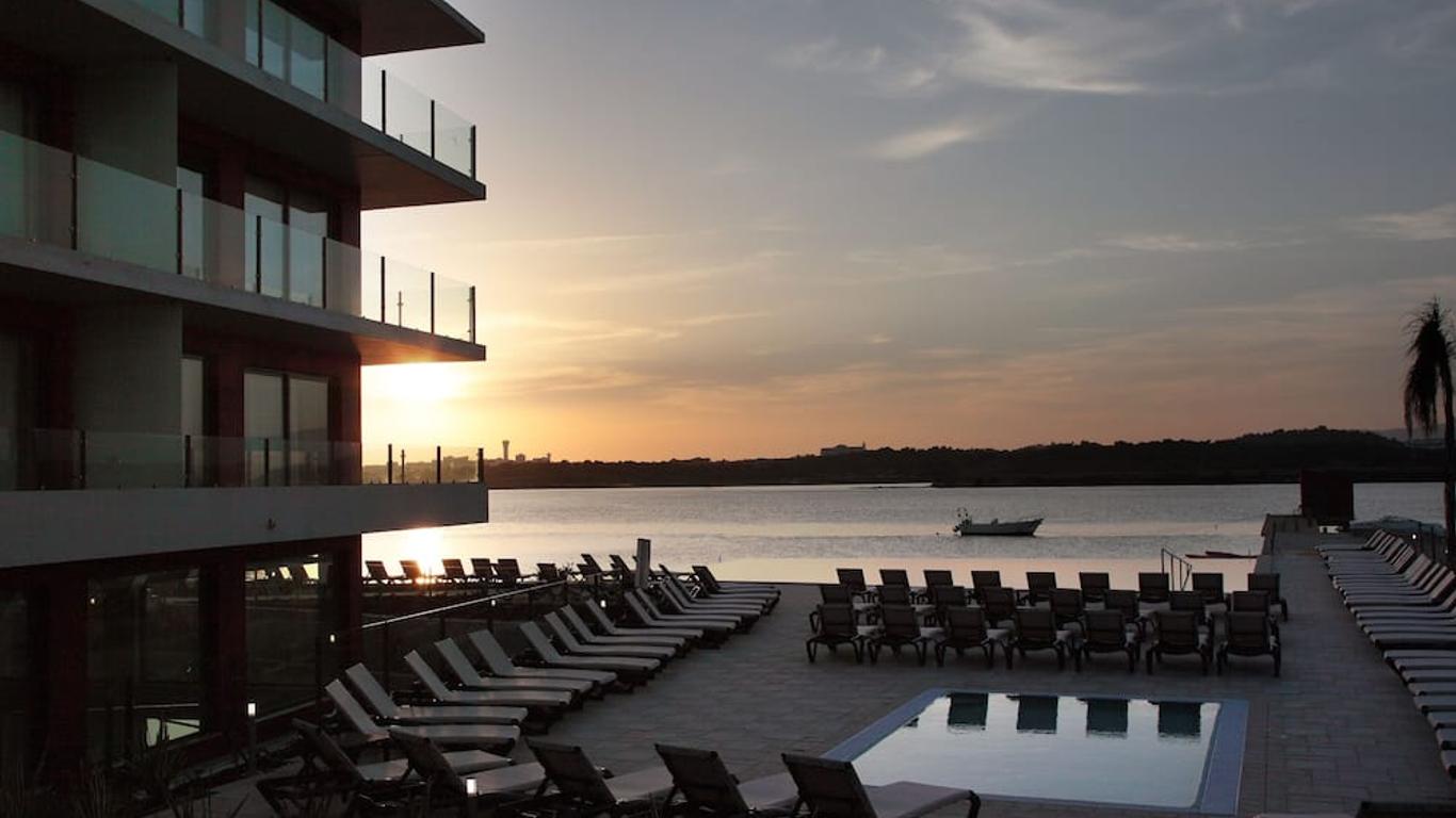 Água Hotels Riverside