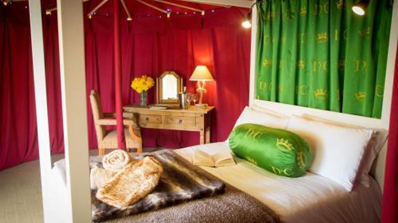 Leeds Castle Knights Glamping