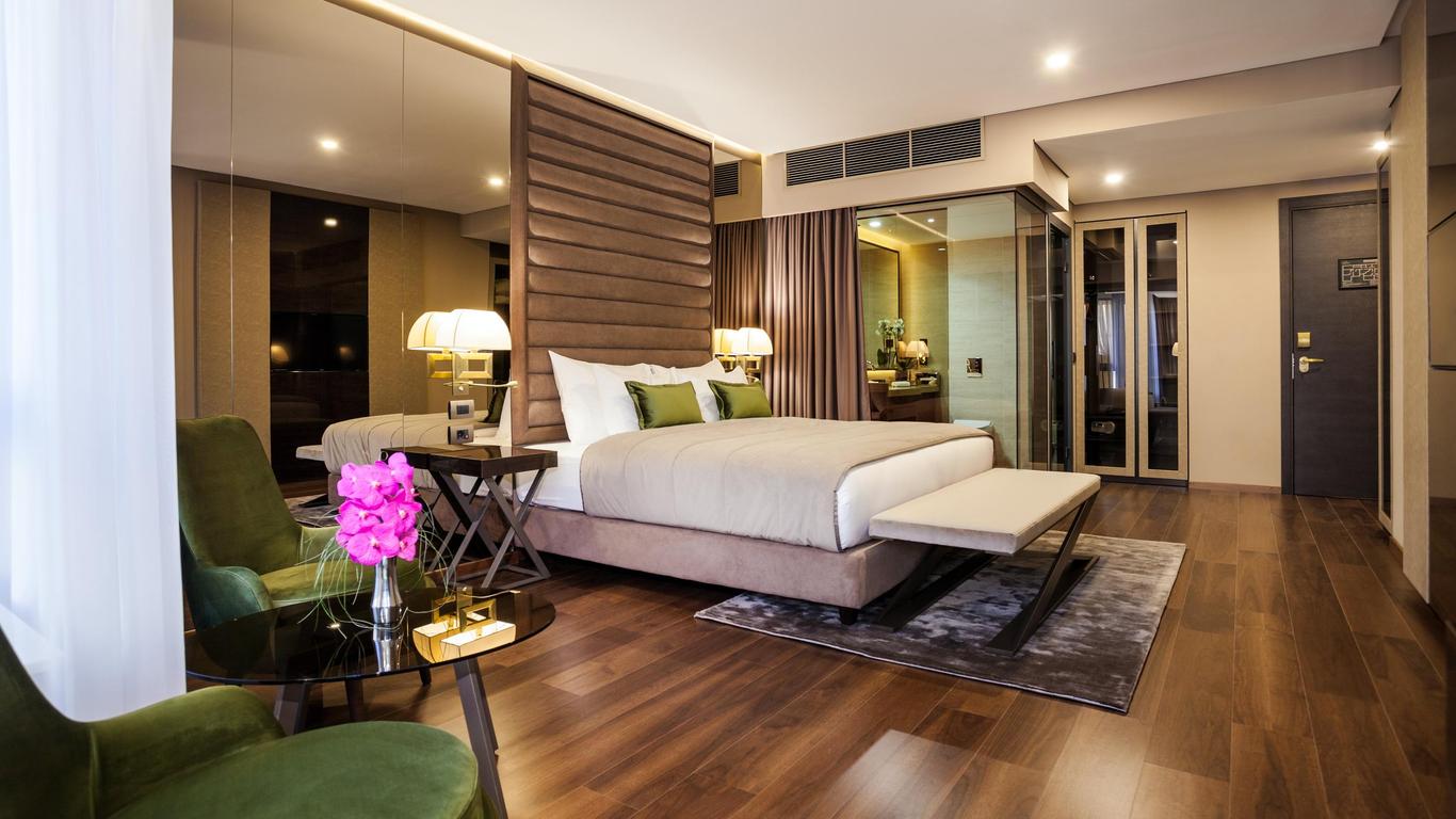 Saint Ten Hotel