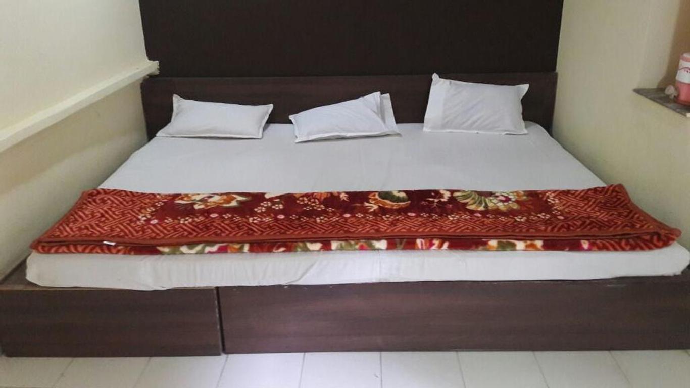 Hotel Meera Paradise