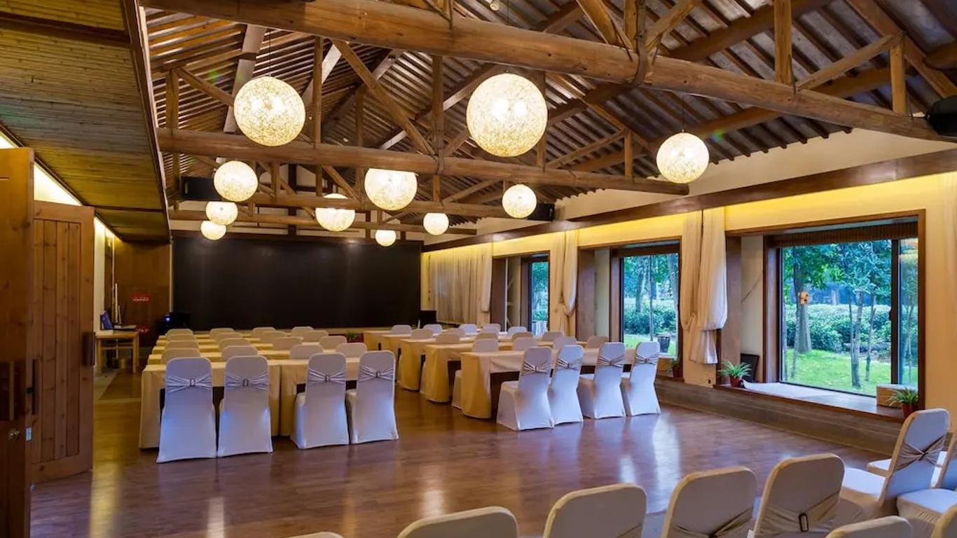 Admirable day Hotel
