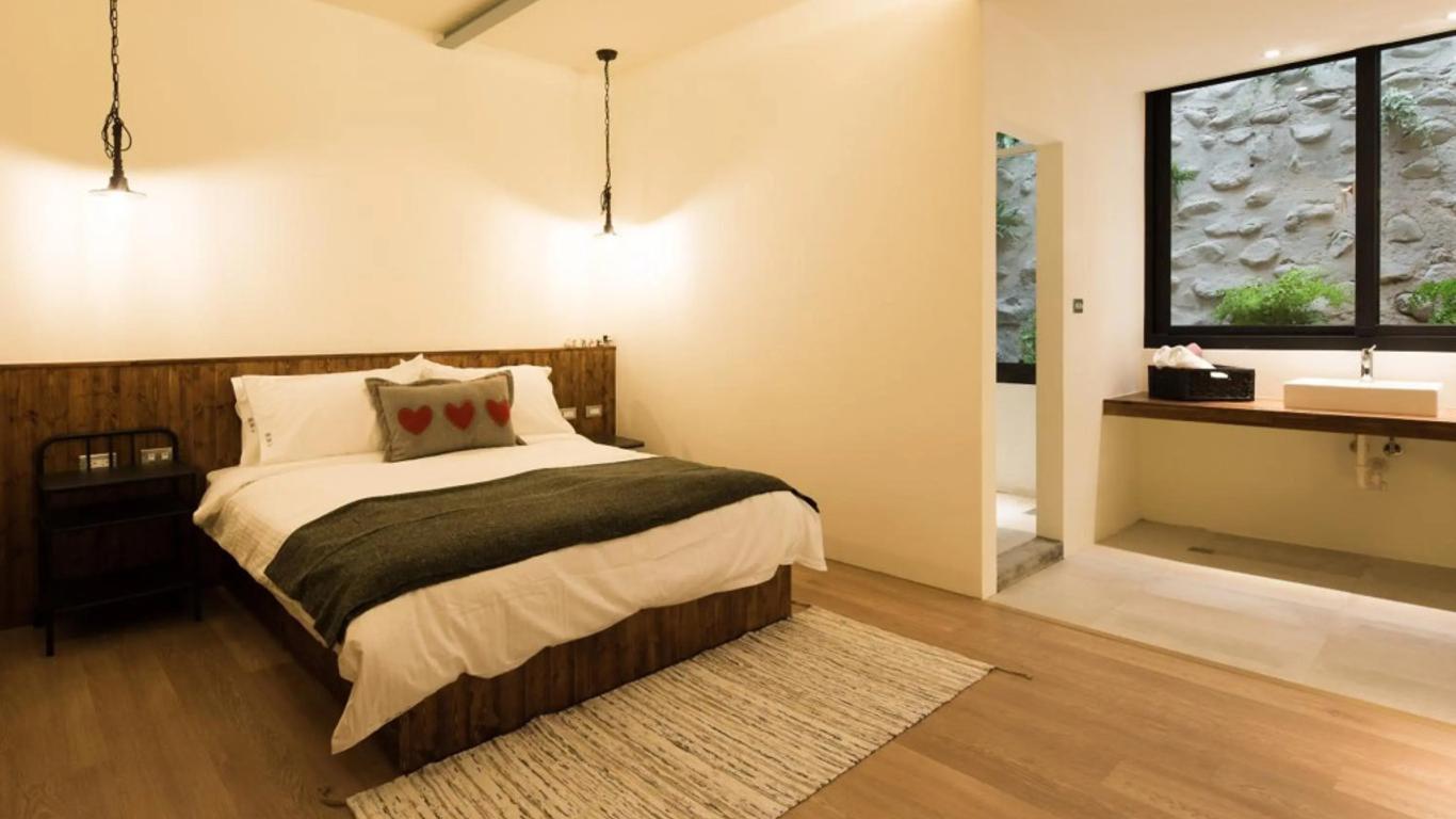 Haku Beach Days Inn