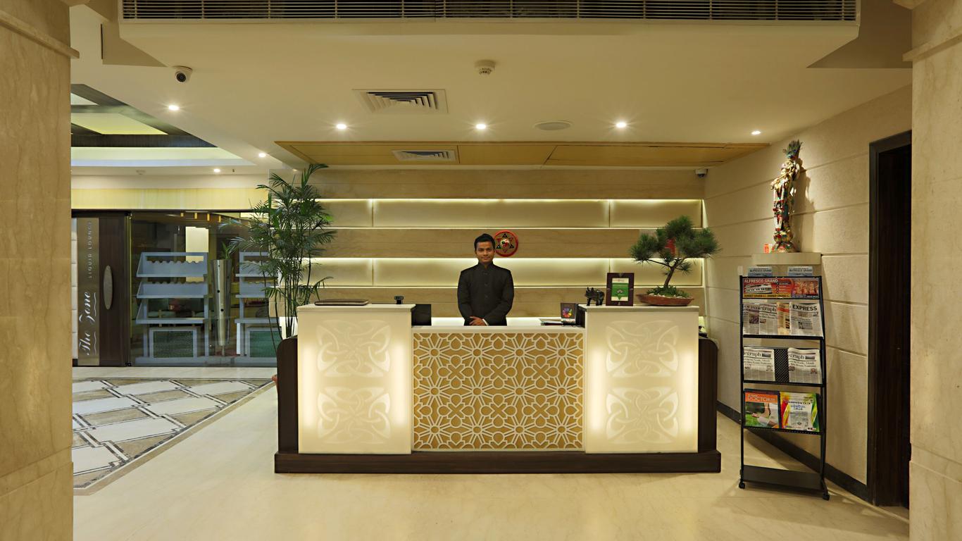 Mayflower Hotel