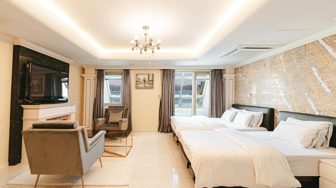 Tongyeong Gallery Hotel