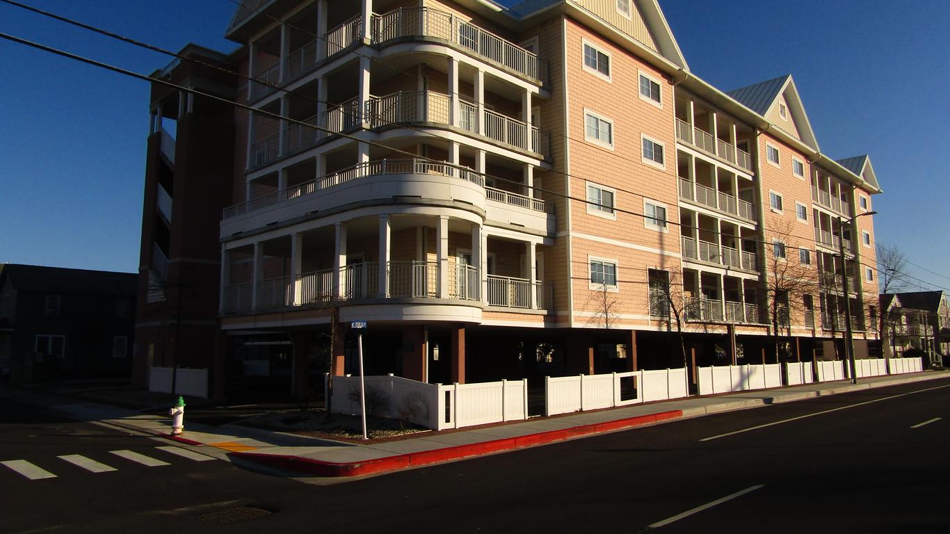 Americana Condos 10th street