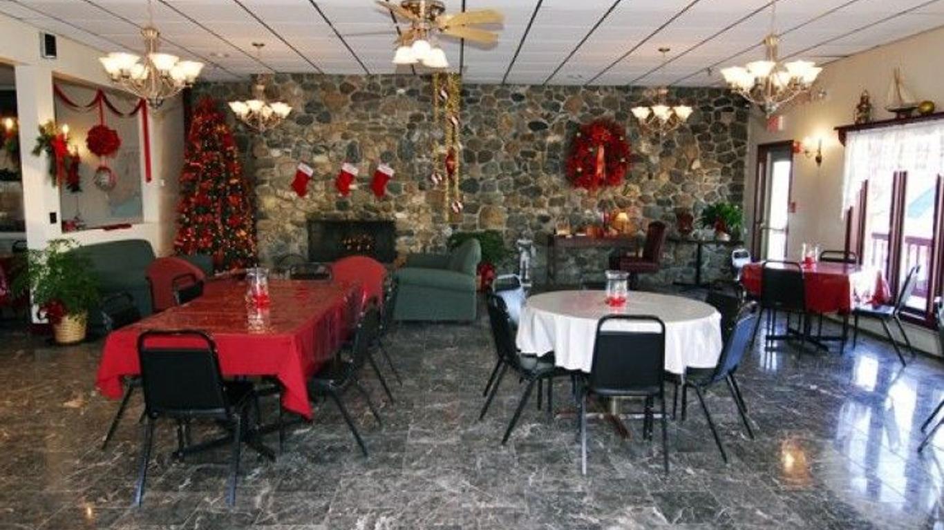 Aroostook Hospitality Inn - Van Buren, Maine, Usa