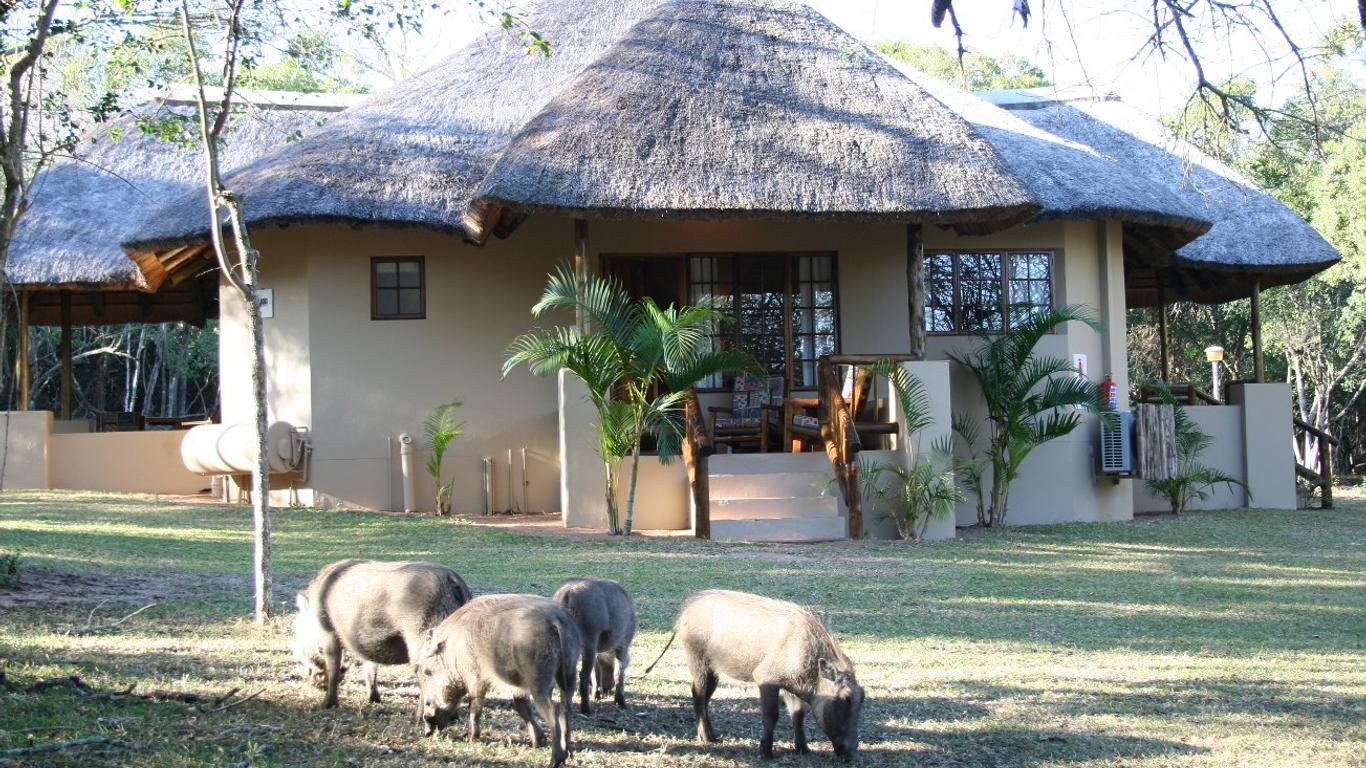 Lalapanzi Camp At Bonamanzi Game Reserve