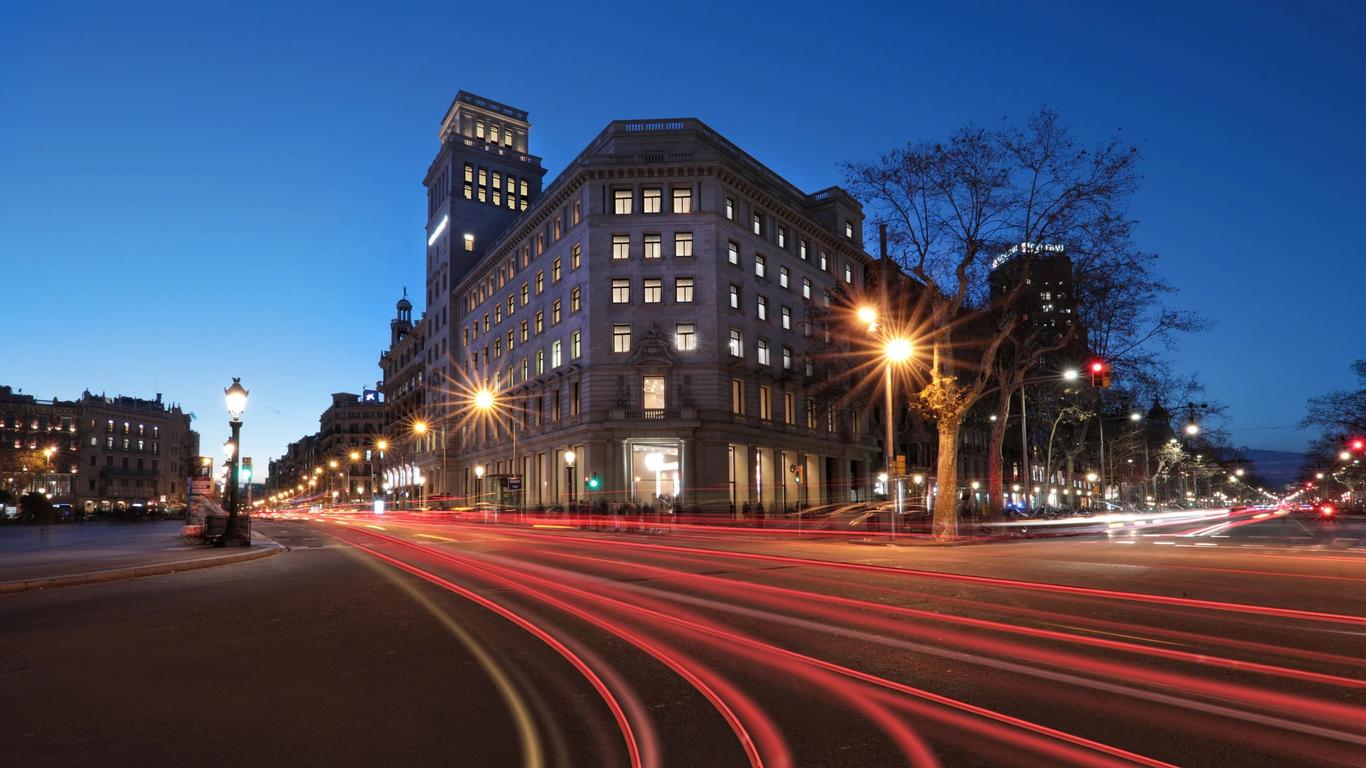 Paseo de Gracia by Gratis in Barcelona