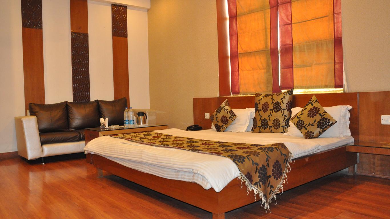 Hotel Mandakini Plaza, Kanpur