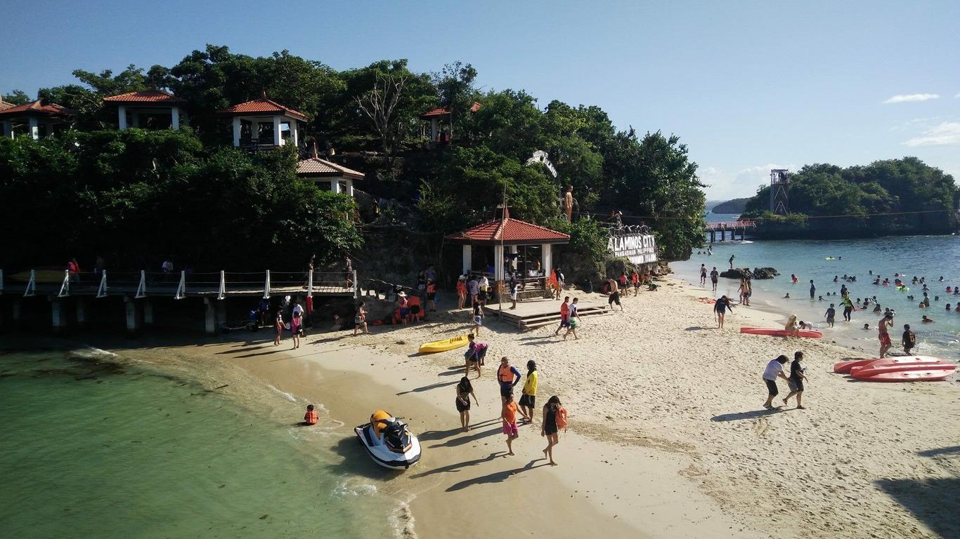 Alona's Traditional Filipino Home near 100 Islands Wharf