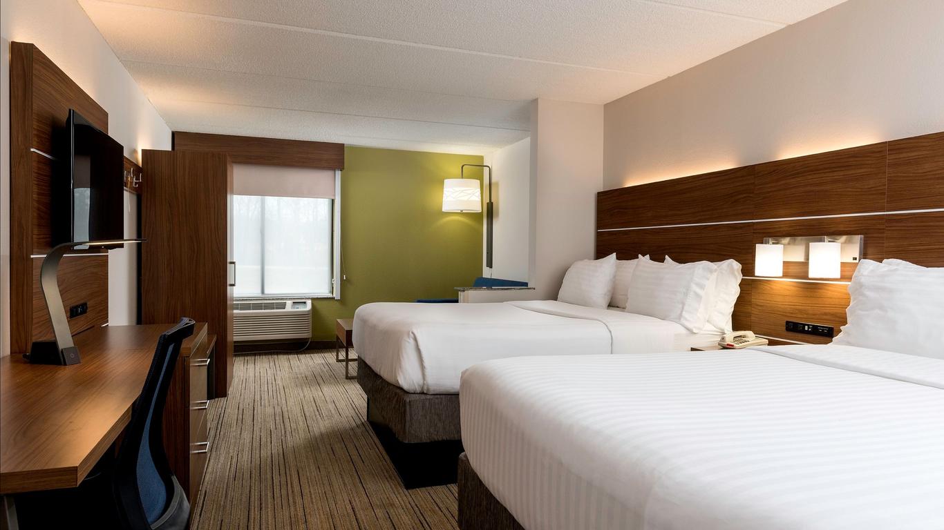 Holiday Inn Express & Suites Charlotte Arpt-Belmont by IHG